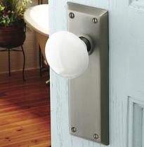 Emtek 8054, 8104, 820 Quincy 7-1/8" Non Keyed Sideplate with Ice White Knob