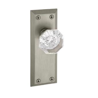 Grandeur Fifth Avenue Backplate with Chambord knob SN Satin Nickel